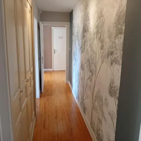 83 M2 Renove Apartment